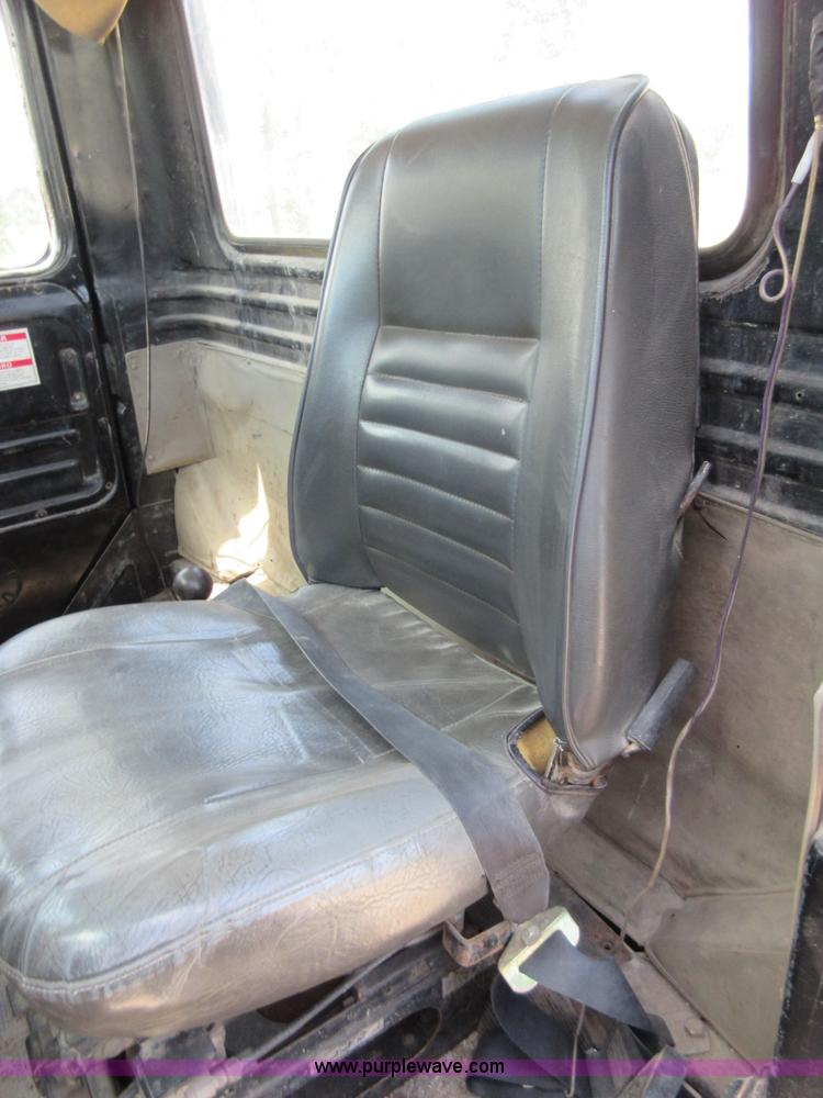 image for item I2062 1985 Mack RS688L mixer truck