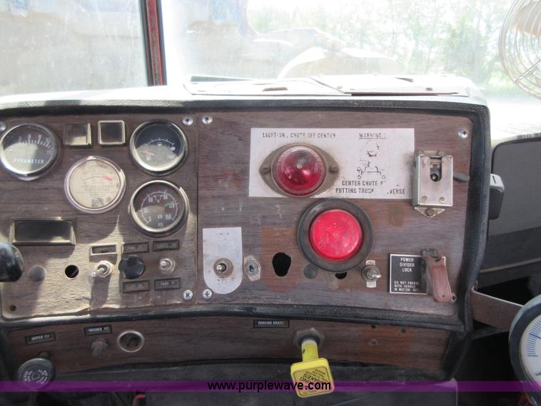 image for item I2062 1985 Mack RS688L mixer truck