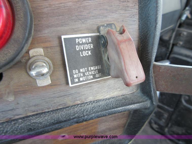 image for item I2062 1985 Mack RS688L mixer truck