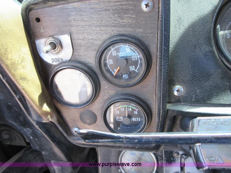 image for item I2062 1985 Mack RS688L mixer truck