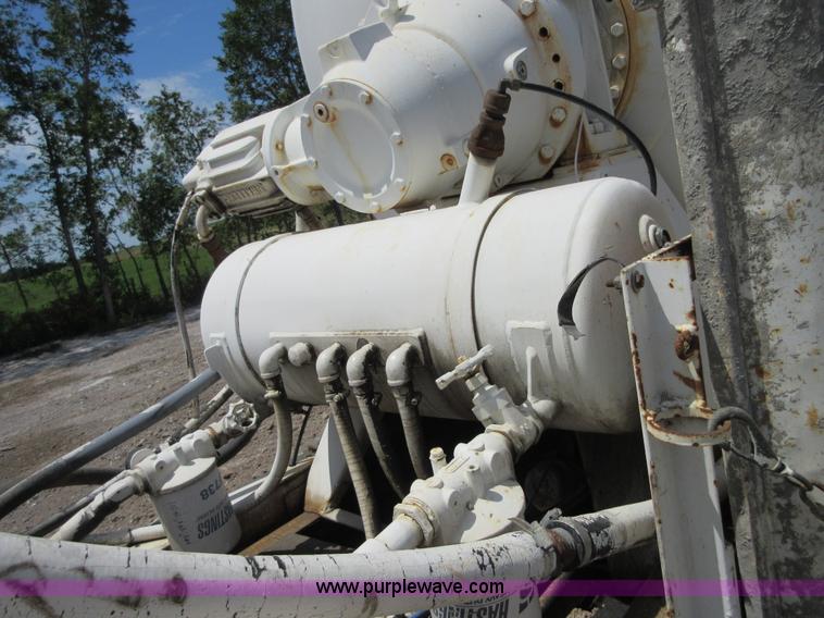 image for item I2062 1985 Mack RS688L mixer truck