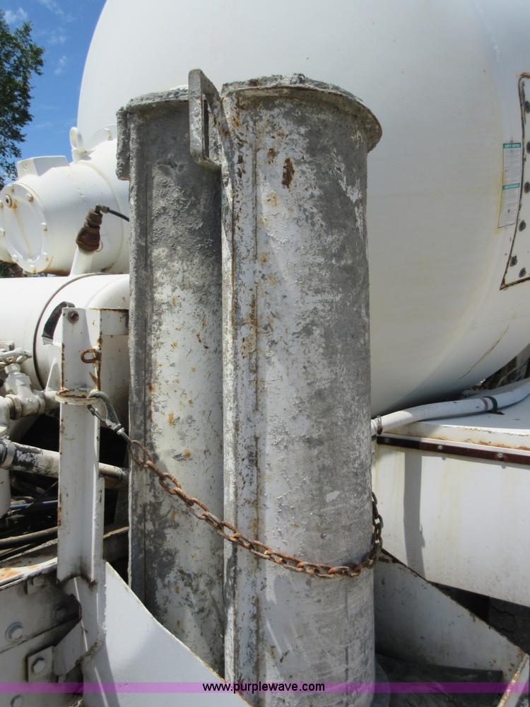 image for item I2062 1985 Mack RS688L mixer truck