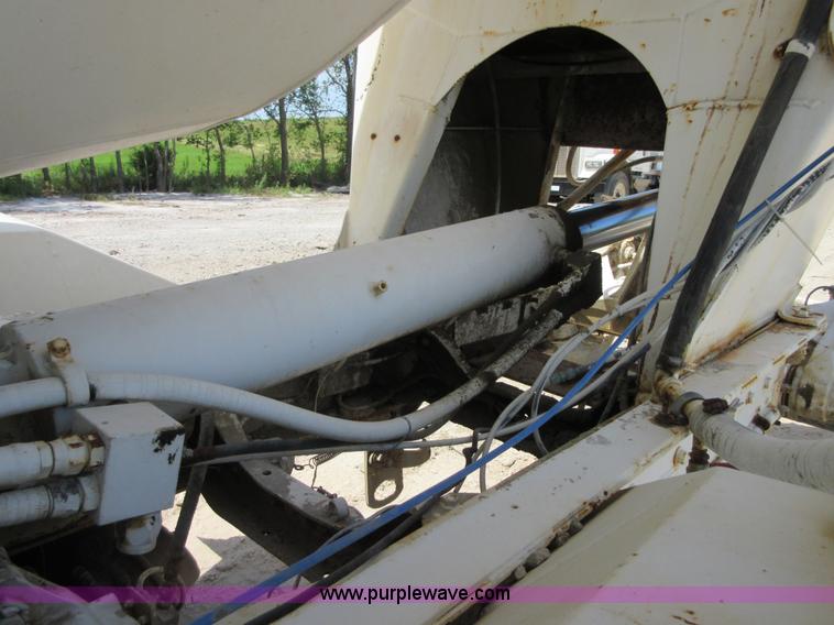 image for item I2062 1985 Mack RS688L mixer truck