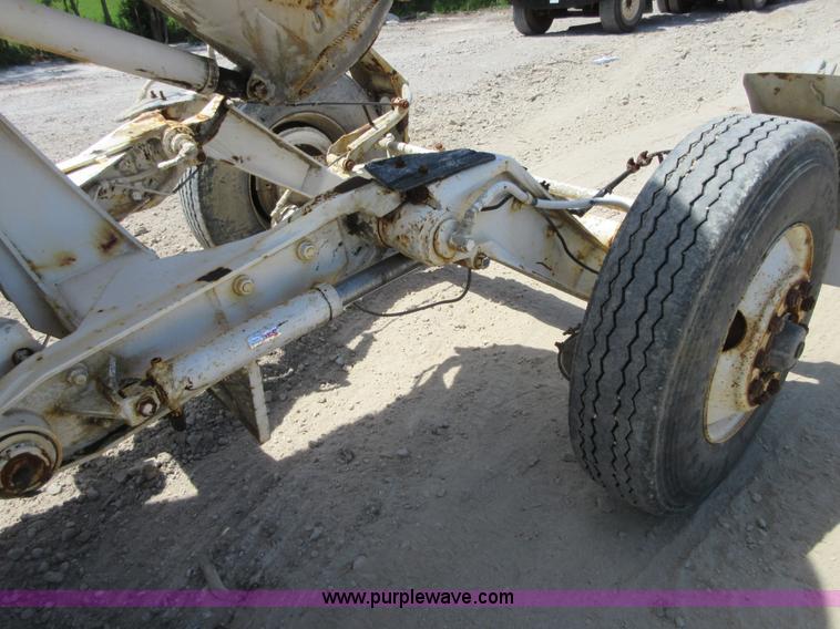 image for item I2062 1985 Mack RS688L mixer truck