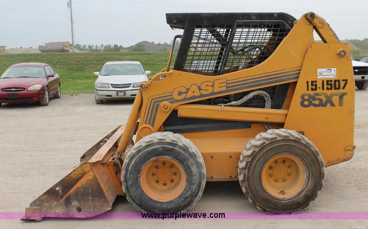 image for item J5807 1999 Case 85XT skid steer