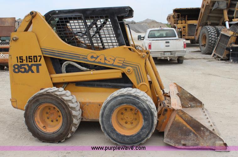 image for item J5807 1999 Case 85XT skid steer