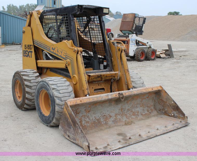 image for item J5807 1999 Case 85XT skid steer