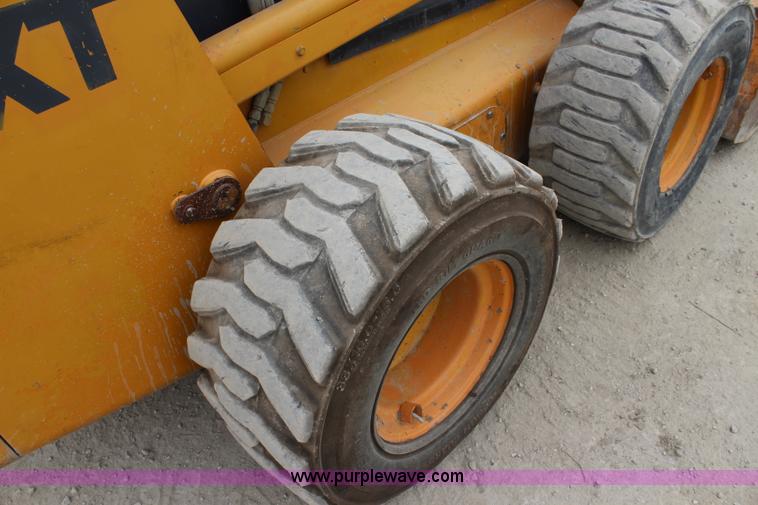 image for item J5807 1999 Case 85XT skid steer
