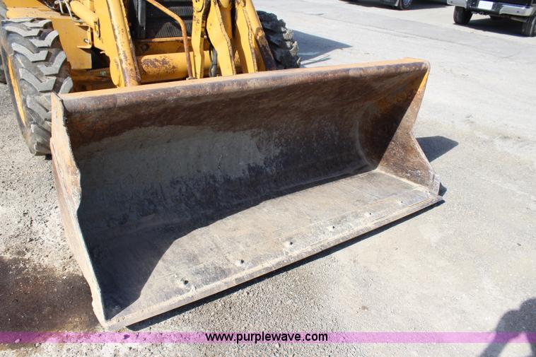 image for item J5809 2003 Caterpillar 420D backhoe