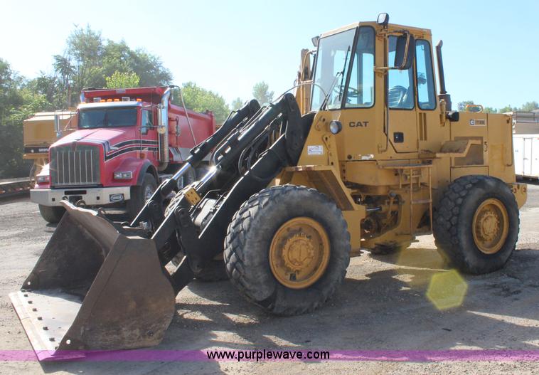 image for item J5810 1985 Caterpillar IT28 wheel loader