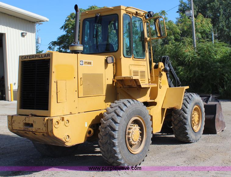 image for item J5810 1985 Caterpillar IT28 wheel loader