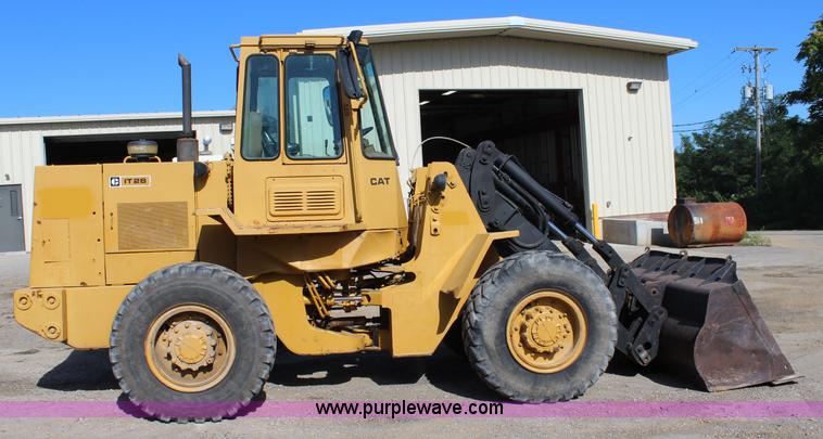 image for item J5810 1985 Caterpillar IT28 wheel loader