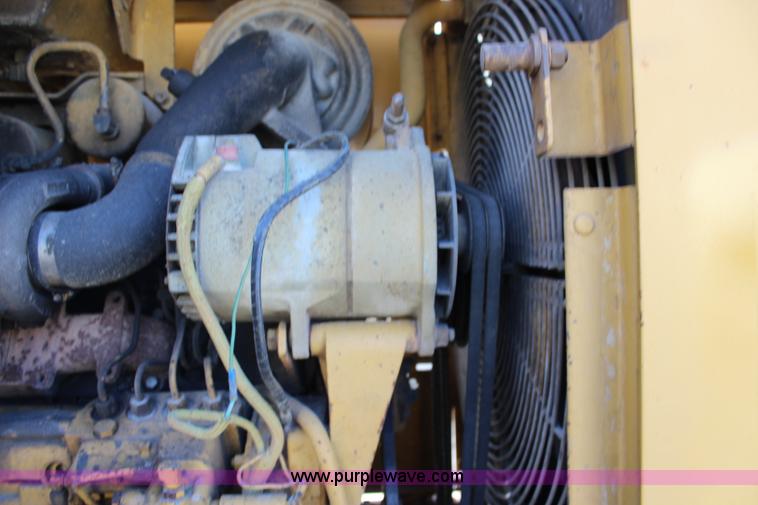 image for item J5810 1985 Caterpillar IT28 wheel loader