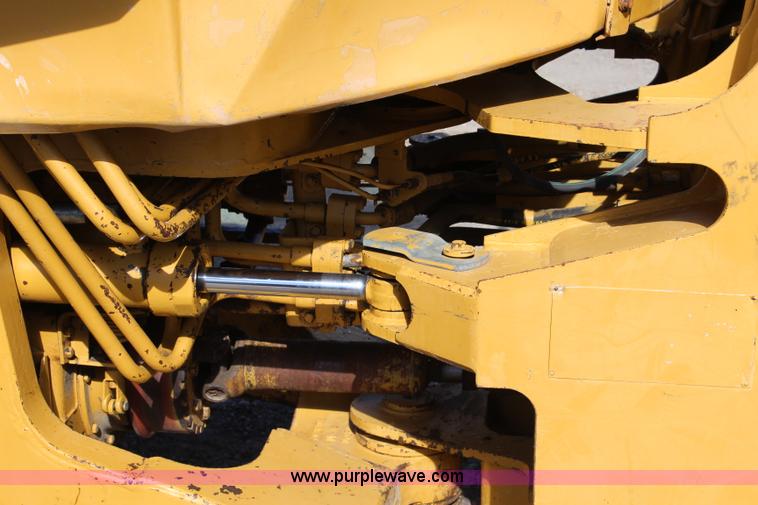 image for item J5810 1985 Caterpillar IT28 wheel loader