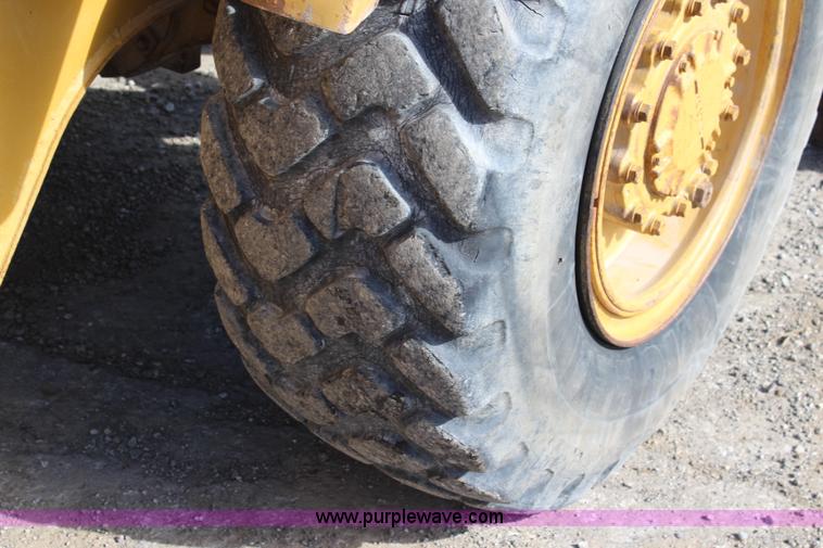 image for item J5810 1985 Caterpillar IT28 wheel loader