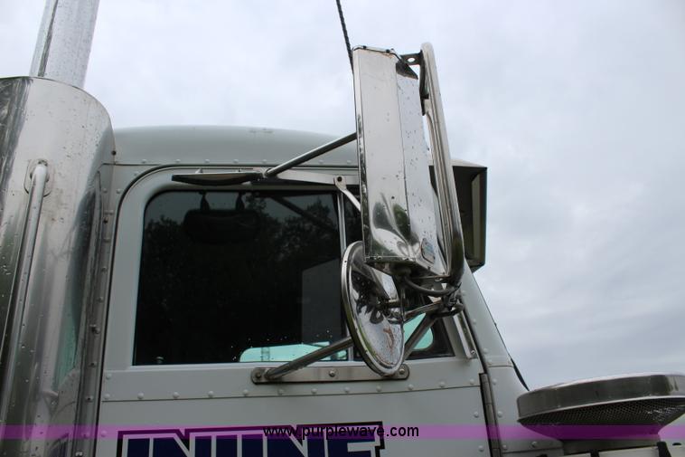 image for item J5981 1990 Ultralight end dump trailer