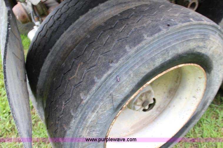 image for item J5981 1990 Ultralight end dump trailer