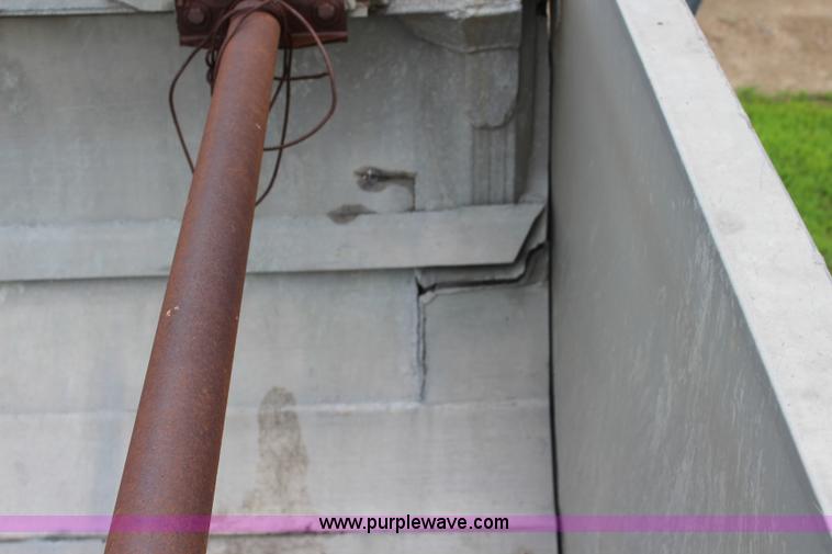 image for item J5981 1990 Ultralight end dump trailer