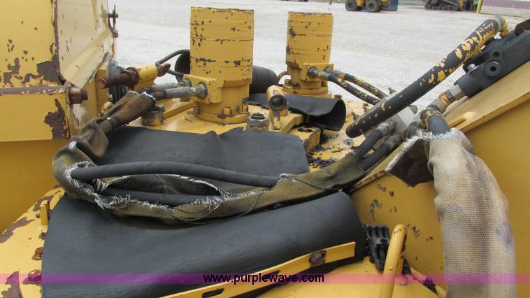 image for item J8567 1996 Vermeer 1250BC wood chipper