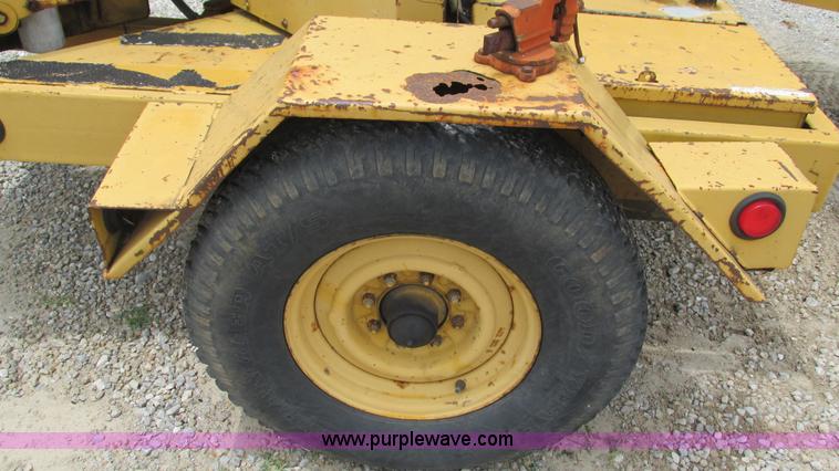 image for item J8567 1996 Vermeer 1250BC wood chipper