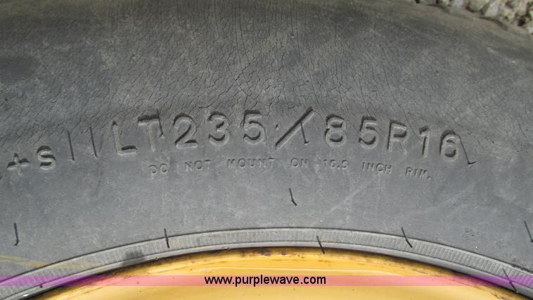 image for item J8567 1996 Vermeer 1250BC wood chipper