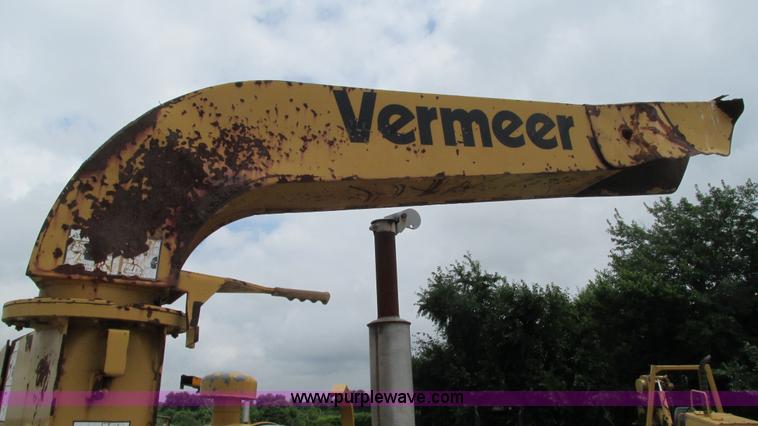 image for item J8567 1996 Vermeer 1250BC wood chipper