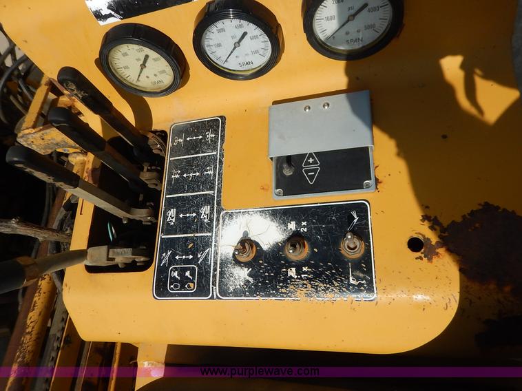 image for item K1533 2001 Vermeer D24X40A Navigator directional drill