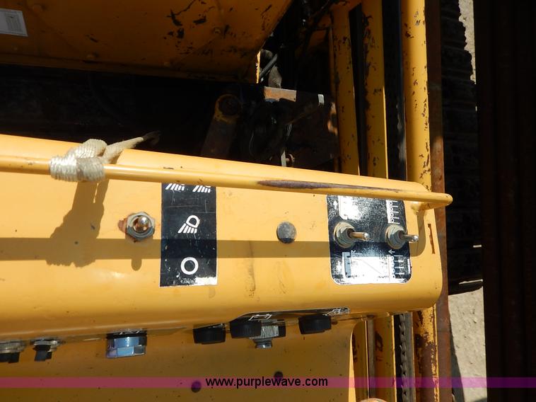 image for item K1533 2001 Vermeer D24X40A Navigator directional drill