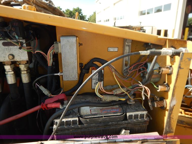 image for item K1533 2001 Vermeer D24X40A Navigator directional drill