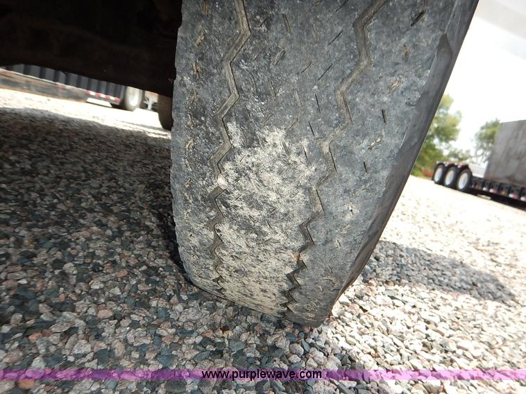 image for item K1556 1985 Ford F700 winch truck