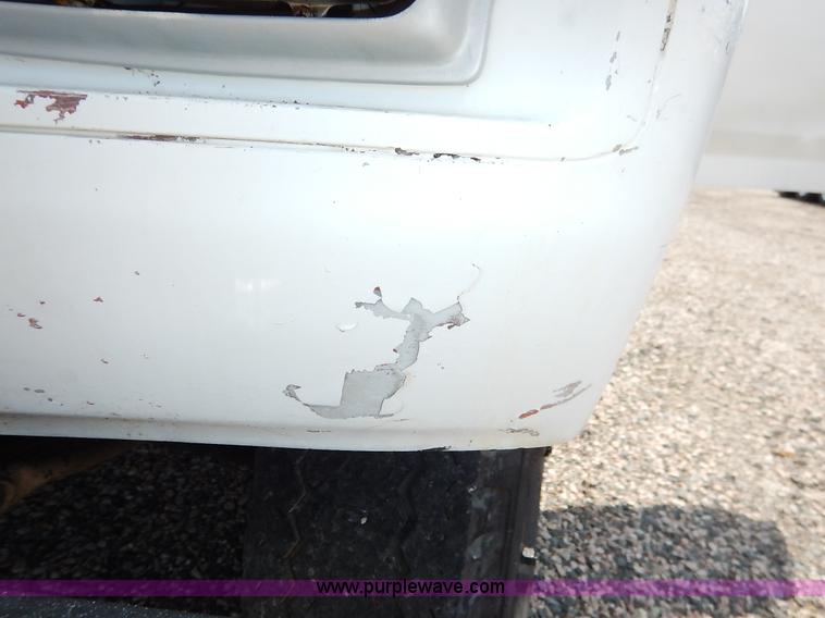 image for item K1556 1985 Ford F700 winch truck