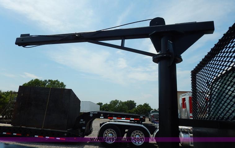 image for item K1556 1985 Ford F700 winch truck