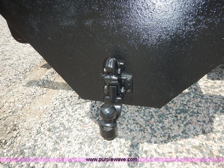 image for item K1556 1985 Ford F700 winch truck