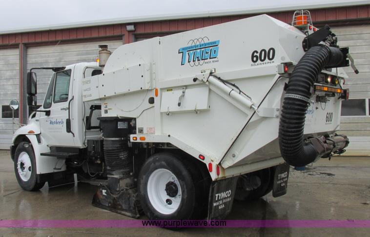 image for item K2178 2008 International DuraStar 4300 sweeper truck