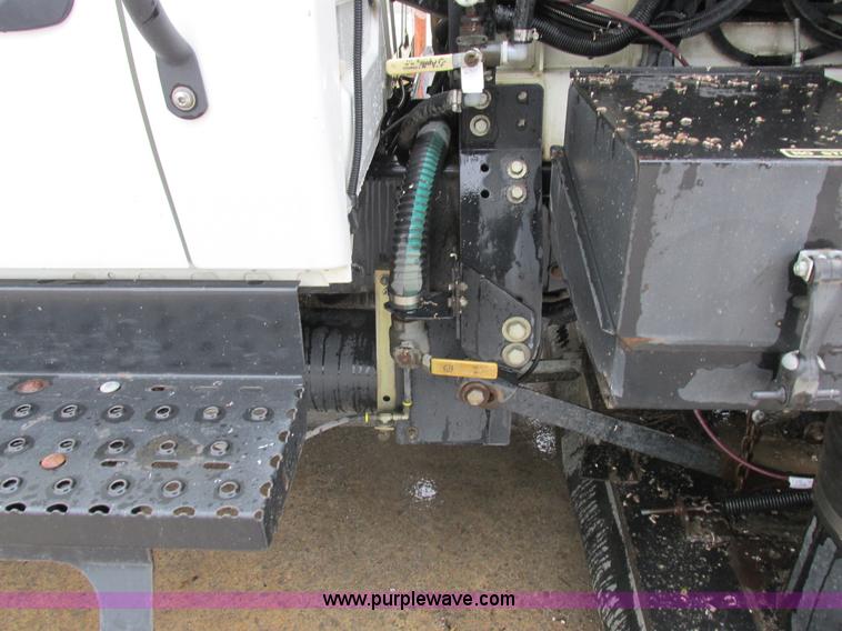 image for item K2178 2008 International DuraStar 4300 sweeper truck