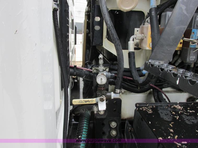 image for item K2178 2008 International DuraStar 4300 sweeper truck