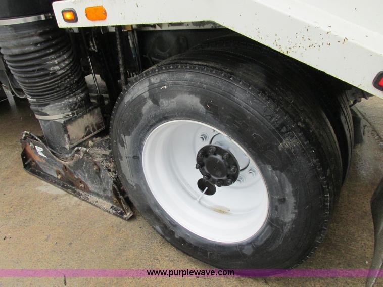 image for item K2178 2008 International DuraStar 4300 sweeper truck