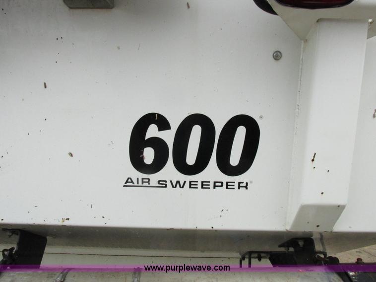 image for item K2178 2008 International DuraStar 4300 sweeper truck