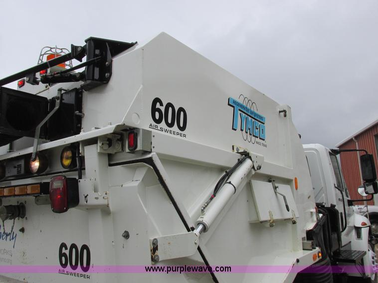 image for item K2178 2008 International DuraStar 4300 sweeper truck