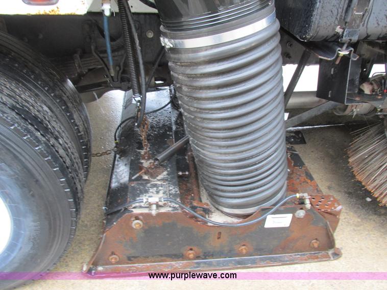 image for item K2178 2008 International DuraStar 4300 sweeper truck