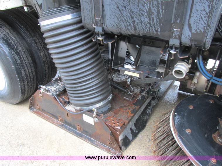 image for item K2178 2008 International DuraStar 4300 sweeper truck