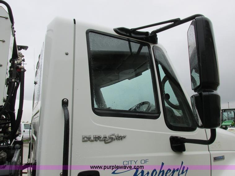 image for item K2178 2008 International DuraStar 4300 sweeper truck