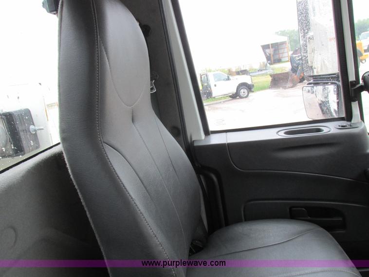 image for item K2178 2008 International DuraStar 4300 sweeper truck