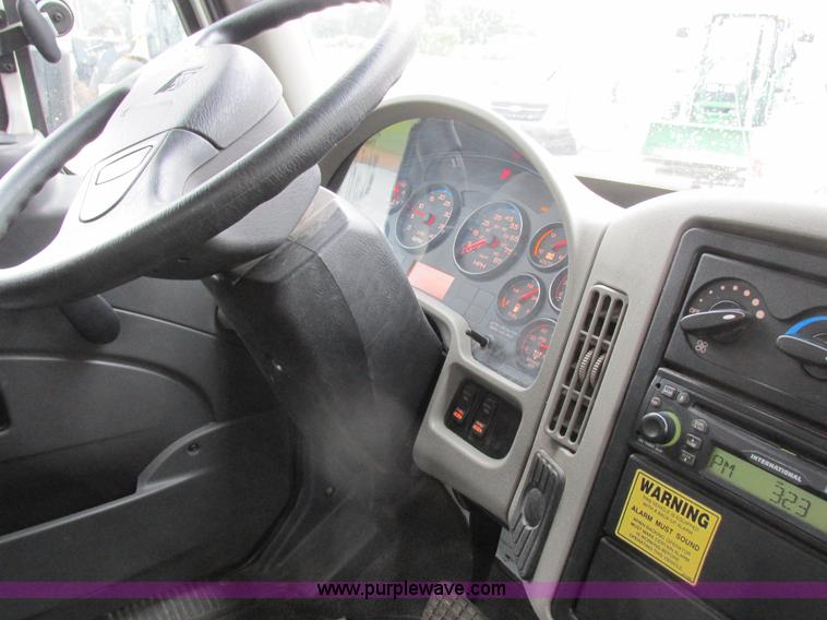 image for item K2178 2008 International DuraStar 4300 sweeper truck