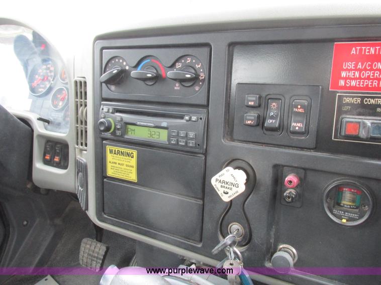 image for item K2178 2008 International DuraStar 4300 sweeper truck