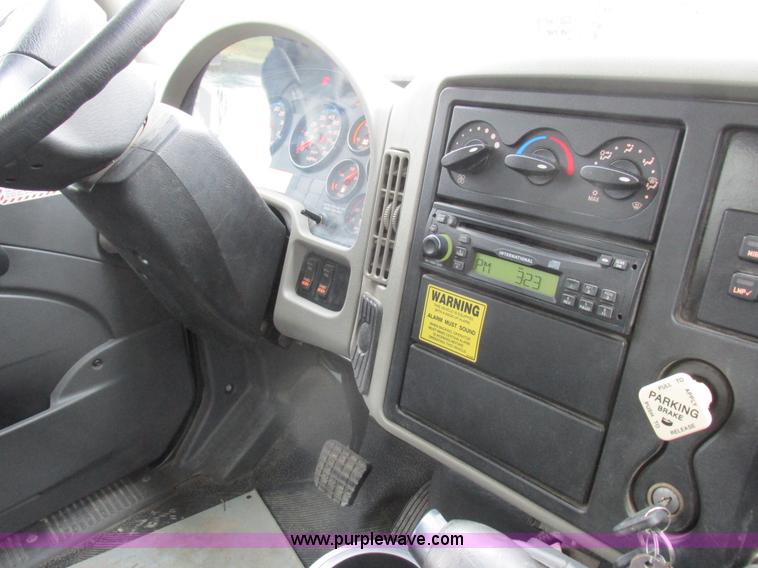 image for item K2178 2008 International DuraStar 4300 sweeper truck