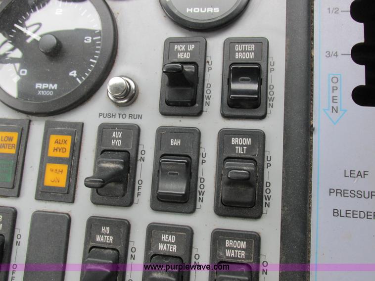 image for item K2178 2008 International DuraStar 4300 sweeper truck