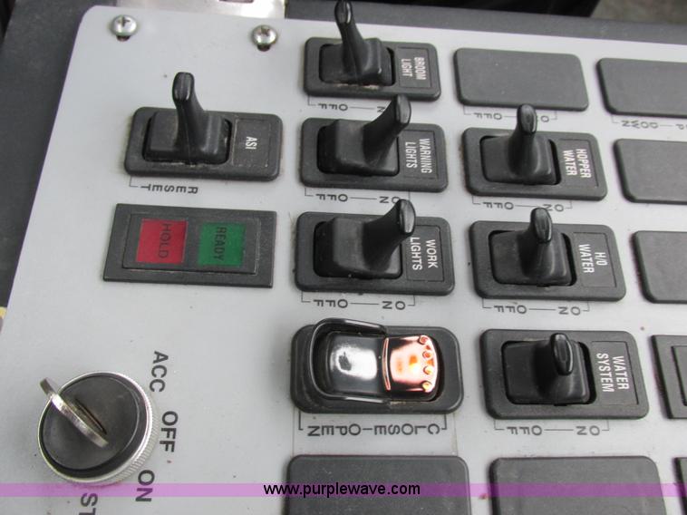 image for item K2178 2008 International DuraStar 4300 sweeper truck