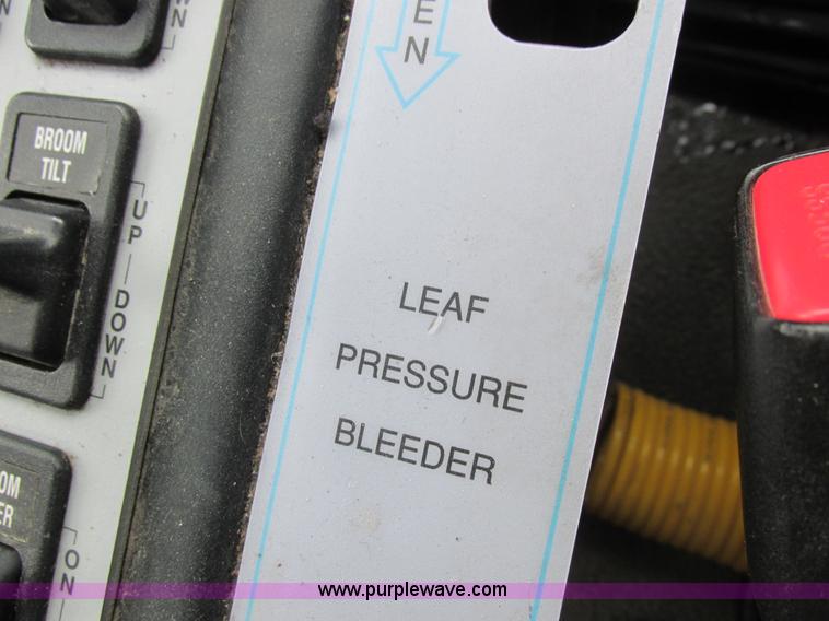 image for item K2178 2008 International DuraStar 4300 sweeper truck