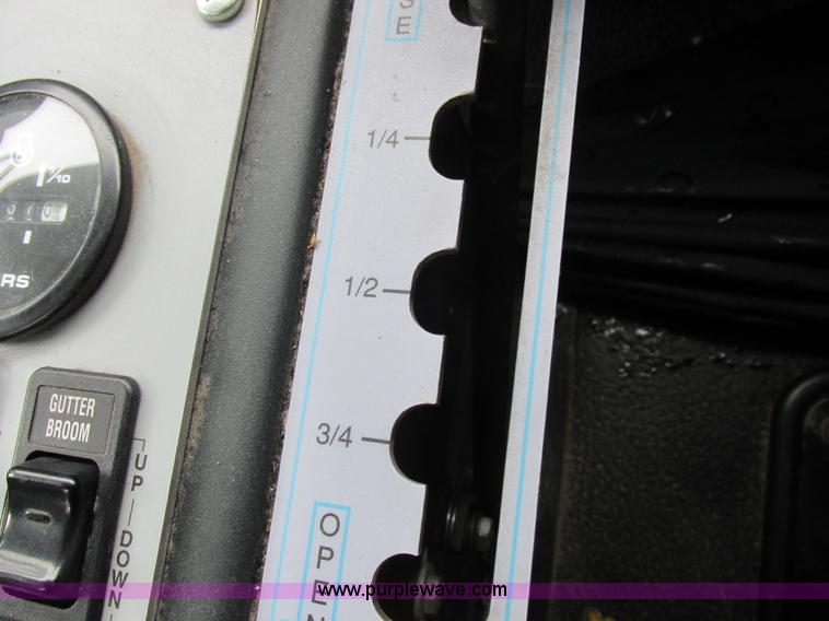 image for item K2178 2008 International DuraStar 4300 sweeper truck